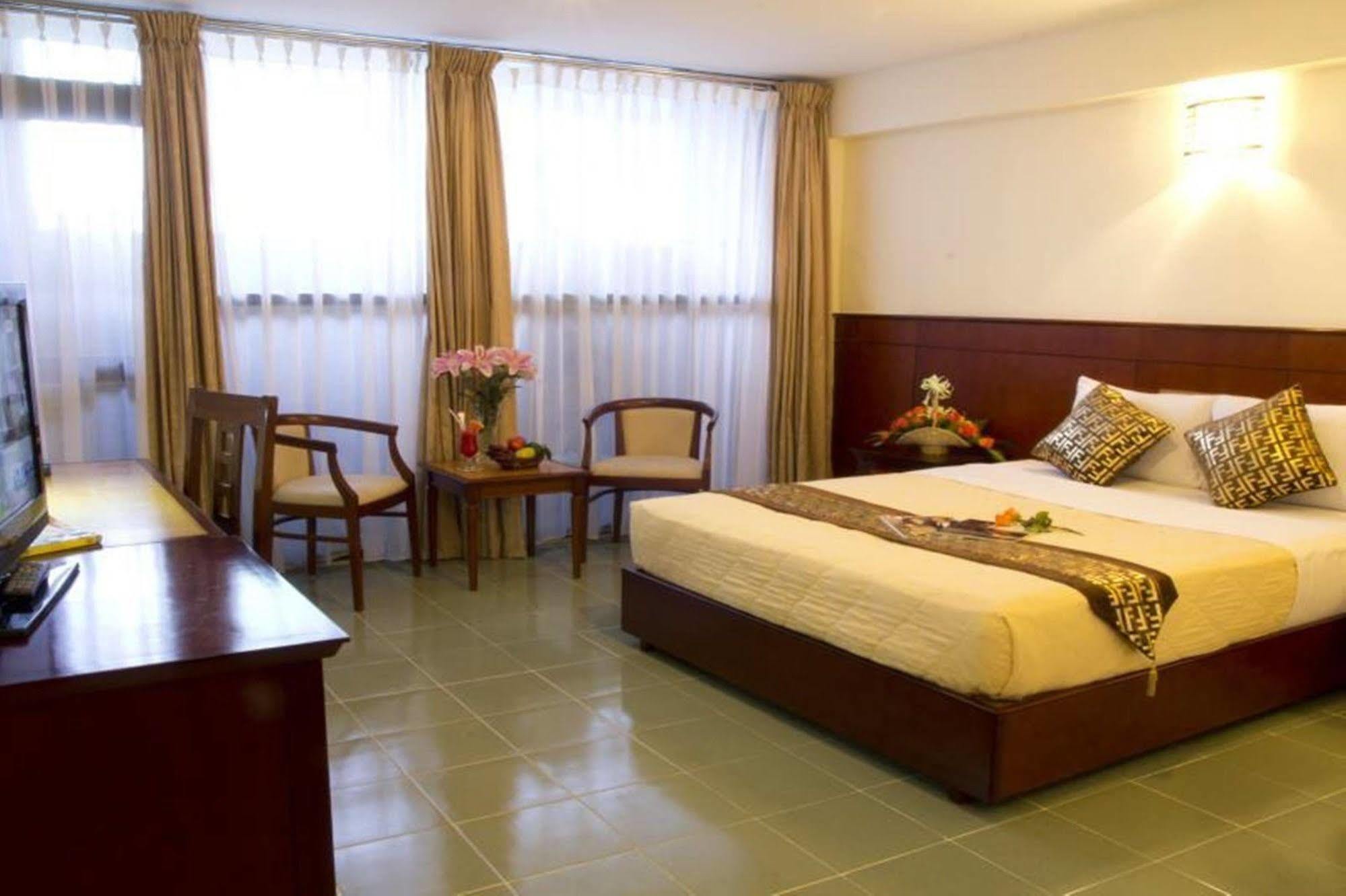 Anthai Saigon Hotel Хошимин Екстериор снимка