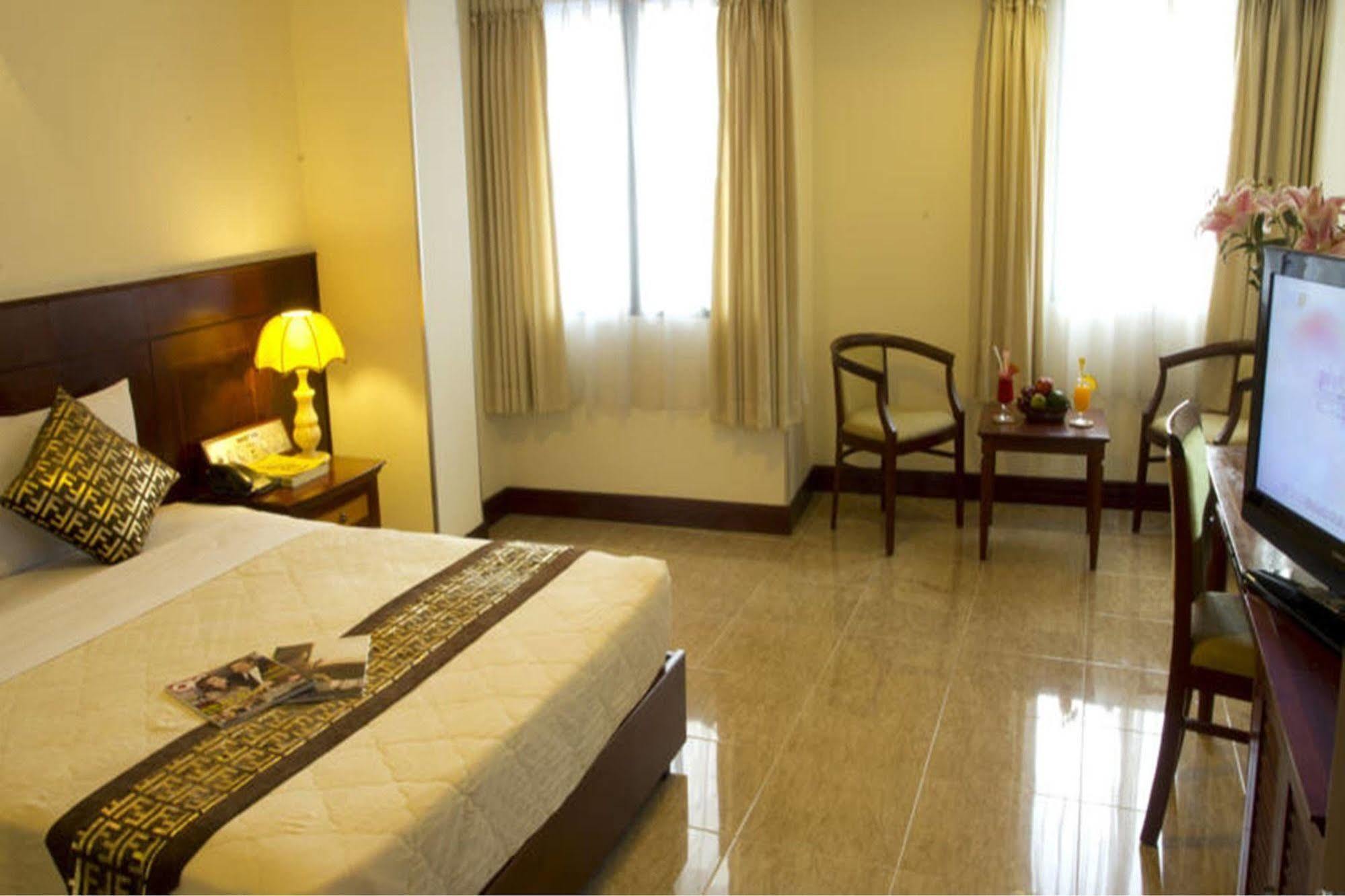 Anthai Saigon Hotel Хошимин Екстериор снимка