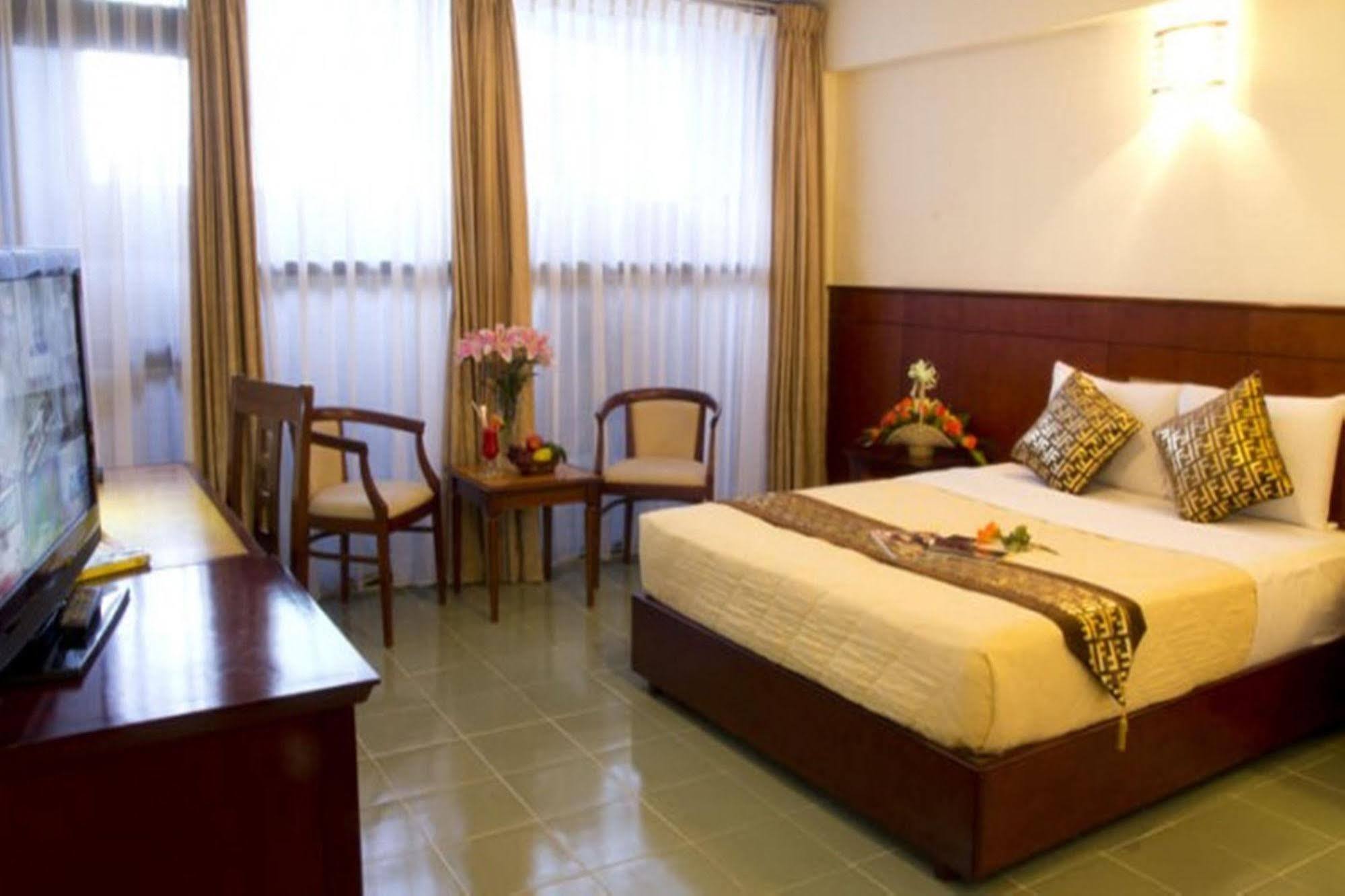 Anthai Saigon Hotel Хошимин Екстериор снимка