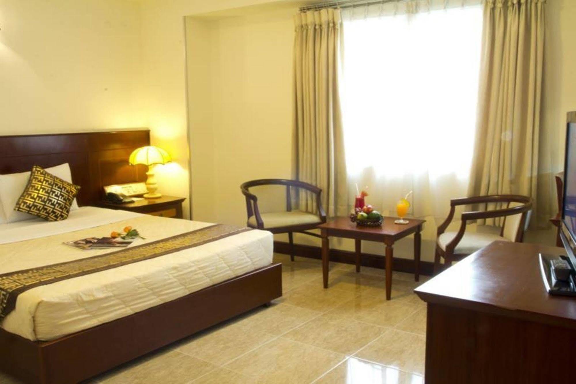 Anthai Saigon Hotel Хошимин Екстериор снимка